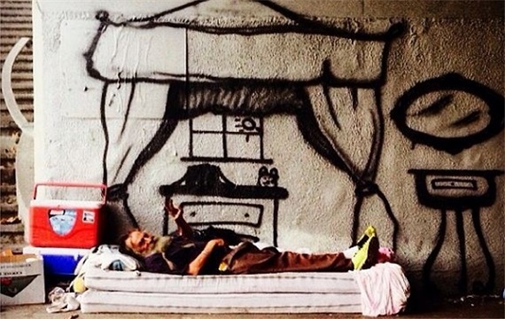 نقاشی رویای بی پولها روی دیوار